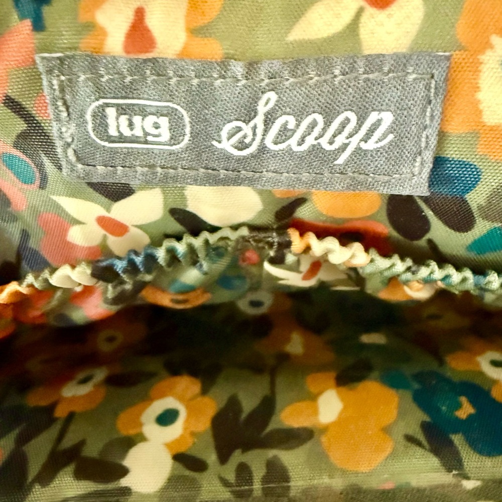 Lug Scoop 2 crossbody in Olive with Wildflower Olive print (NWOT) - Picture 3 of 5